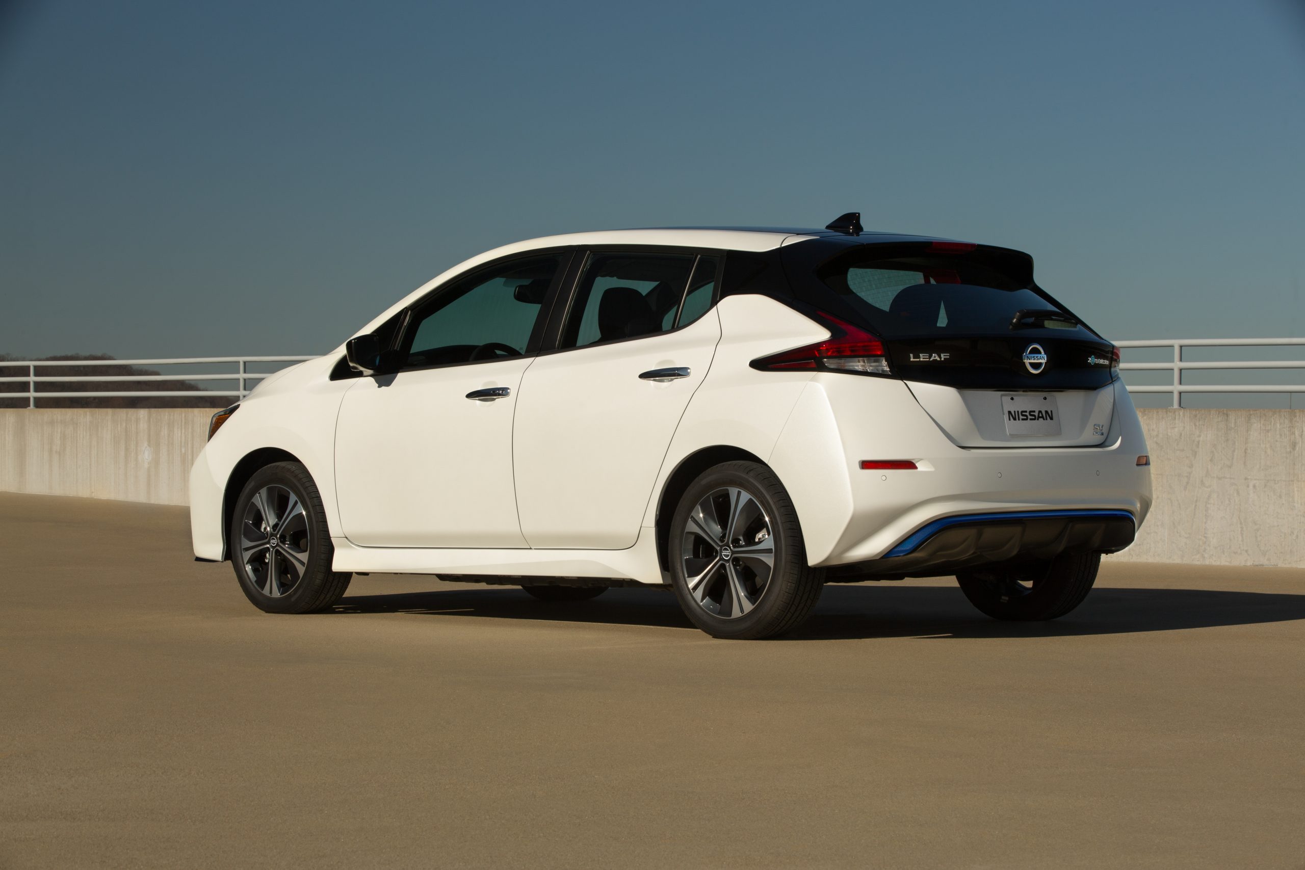 Chevrolet Bolt 2020 vs Nissan Leaf 2020