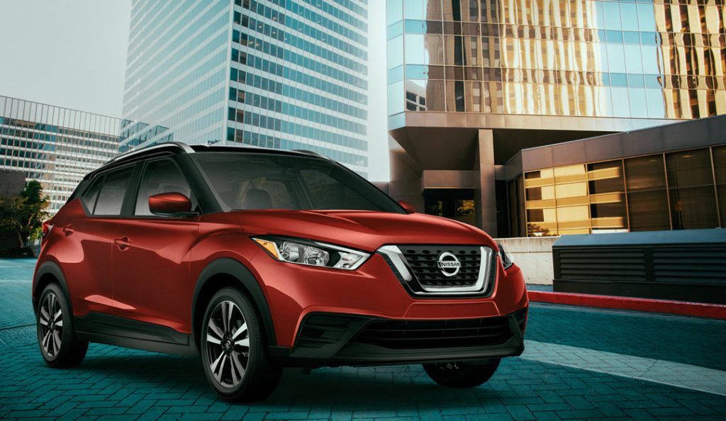 Nissan Kicks 2021 en soleil couchant